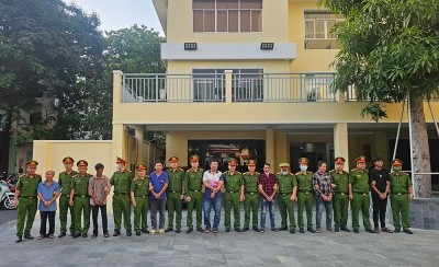 Triệt phá đường dây buôn lậu xăng dầu ‘khủng’, khởi tố 53 bị can, trong đó có nhiều cán bộ hải quan