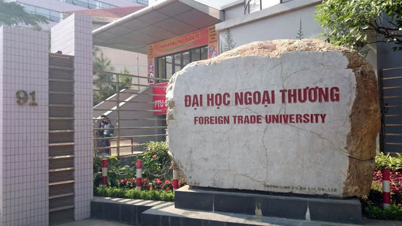 Có hay không chuyện vừa lập dự toán cho gói thầu vừa trúng thầu tại trường Đại học Ngoại Thương?