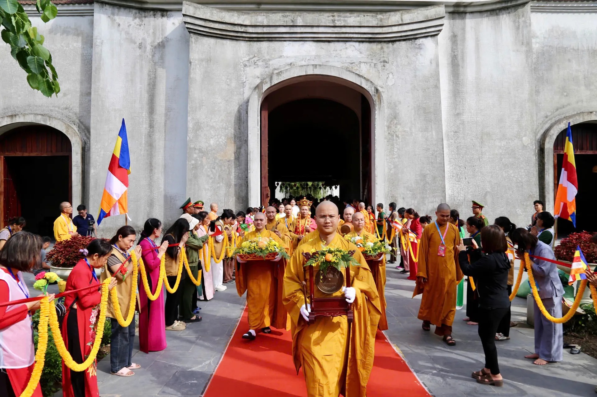 Xá lợi Đức Phật được cung rước sang chùa Chuông vào 6h30 ngày mai (28/5)