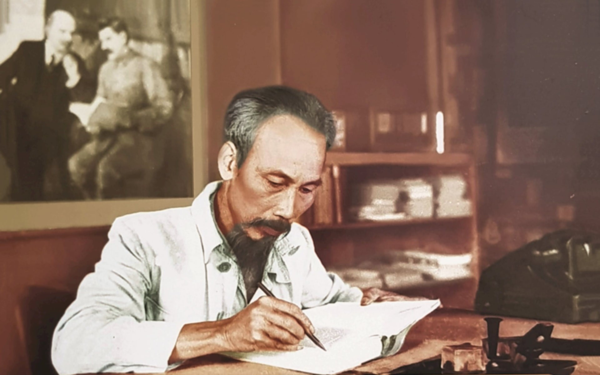 Sự trường tồn và tầm vóc của tư tưởng Hồ Chí Minh