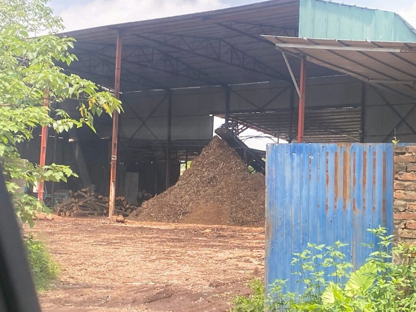 Hà Nội: Người dân khốn khổ vì tiếng ồn đinh tai nhức óc từ xưởng sản xuất gỗ ở Chương Mỹ