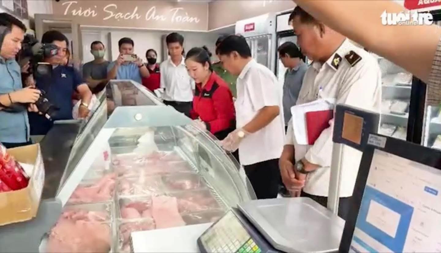 C.P. Fresh Shop Mỹ Xuyên chưa có giấy xác nhận tập huấn an toàn thực phẩm cho nhân viên