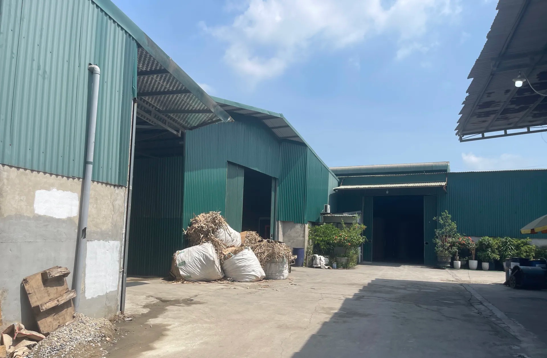 Nguyên nhân chưa xử lý các công trình vi phạm tại thôn Phú Hạ