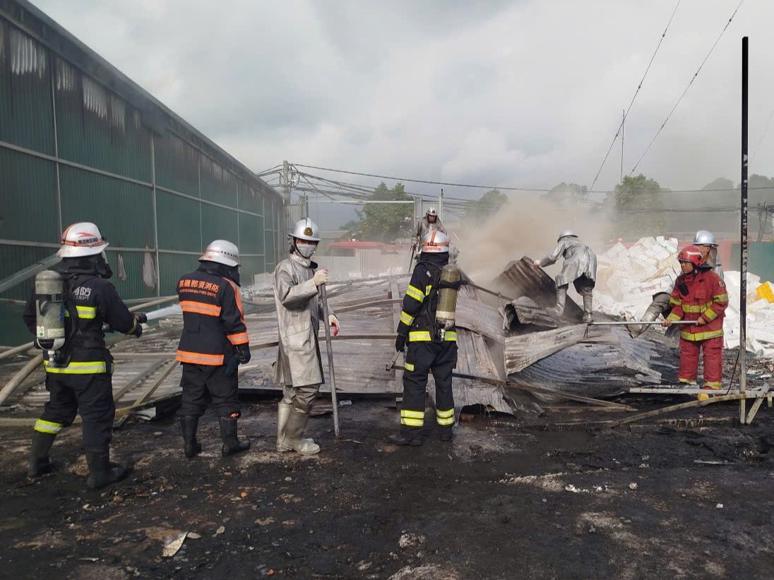 Không có thiệt hại trong vụ cháy bãi phế liệu tại phường Thanh Liệt