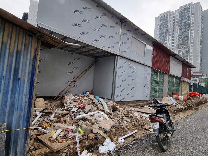 Đường chưa xong, nhà 