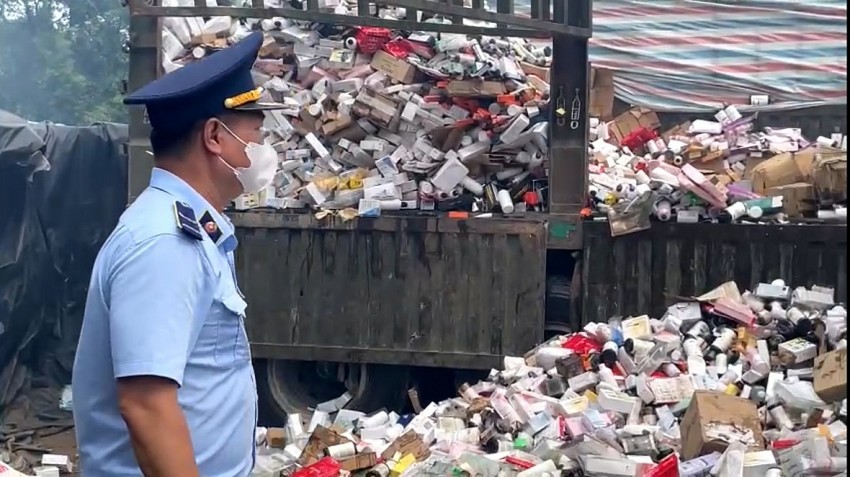 Hà Nội: Tiêu huỷ hơn 91.000 mỹ phẩm, nộp ngân sách trên 350 triệu đồng