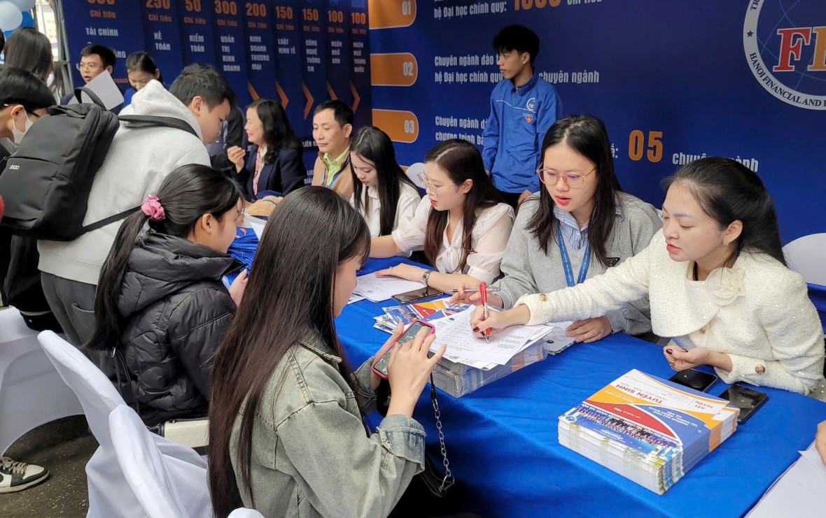 Bộ GD&ĐT thông báo thí sinh trúng tuyển bắt đầu xác nhận nhập học