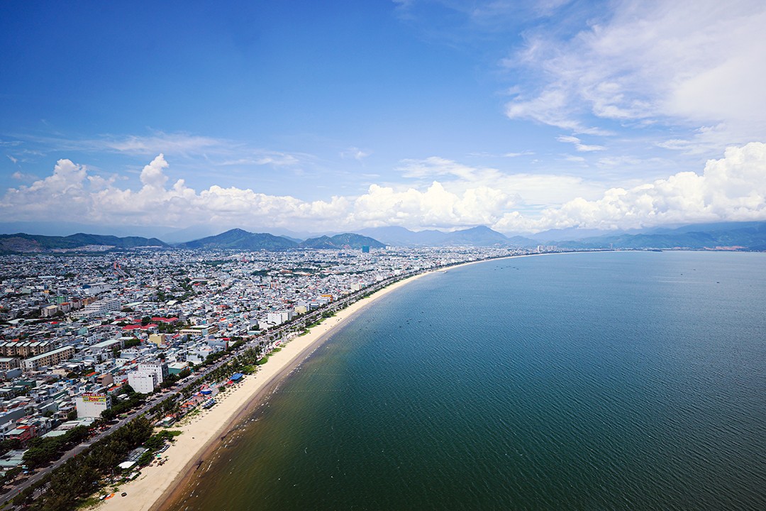 Hành trình dọc bờ biển trên cao từ Hà Nội đến Cần Thơ