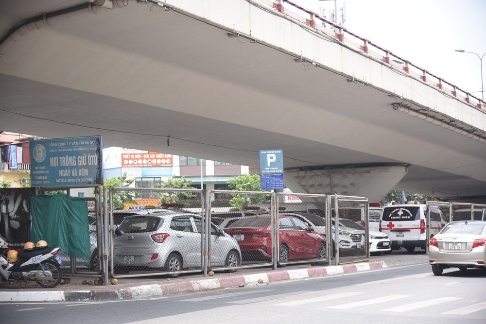 Cận cảnh những điểm trông giữ xe 