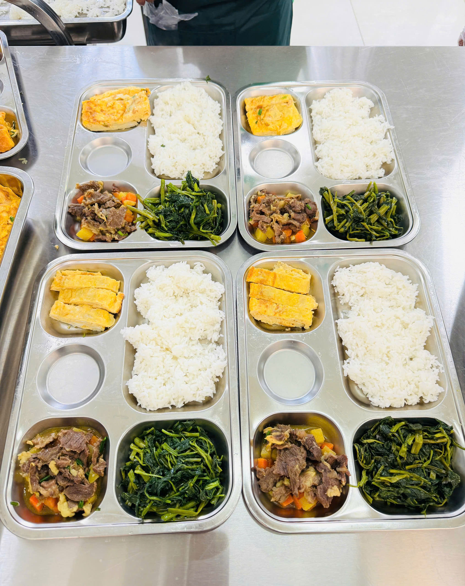 Chủ tịch UBND TP yêu cầu khẩn trương xác minh thông tin “rau trôi nổi