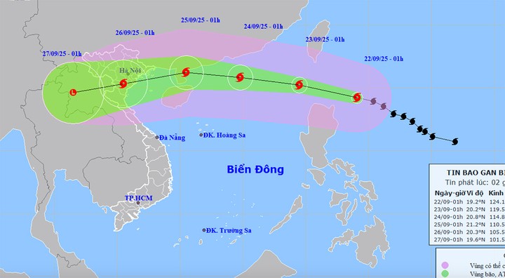 Bão Ragasa gây sóng cao trên 10m khi vào Biển Đông, cảnh báo rủi ro thiên tai cấp 4