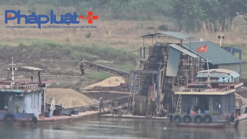 Chưa đủ điều kiện khai thác, Công ty An viên vẫn cho tàu hút cát sỏi rầm rộ trên sông Lô