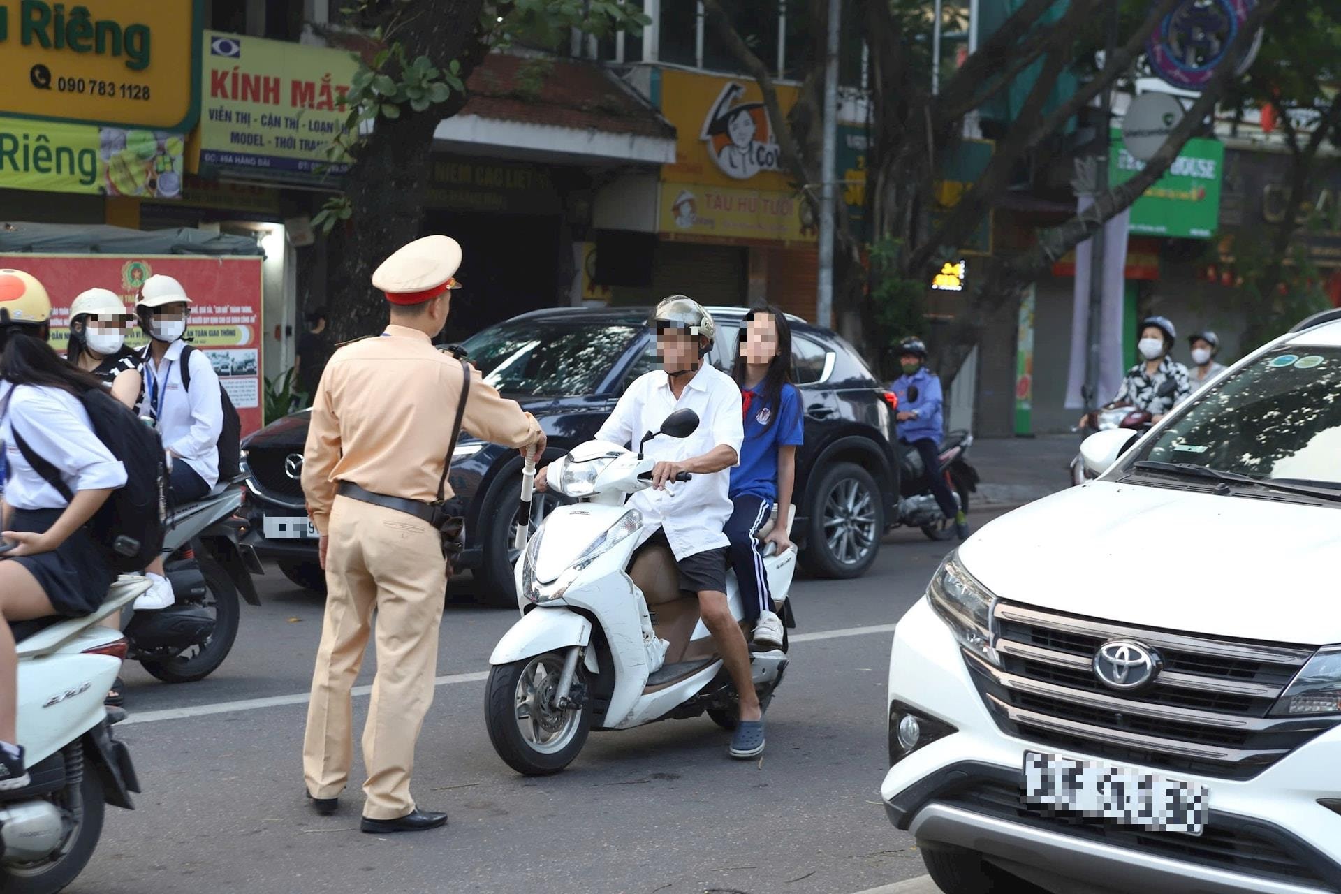 Hà Nội: Xử lý hơn 3.700 học sinh, phụ huynh vi phạm giao thông