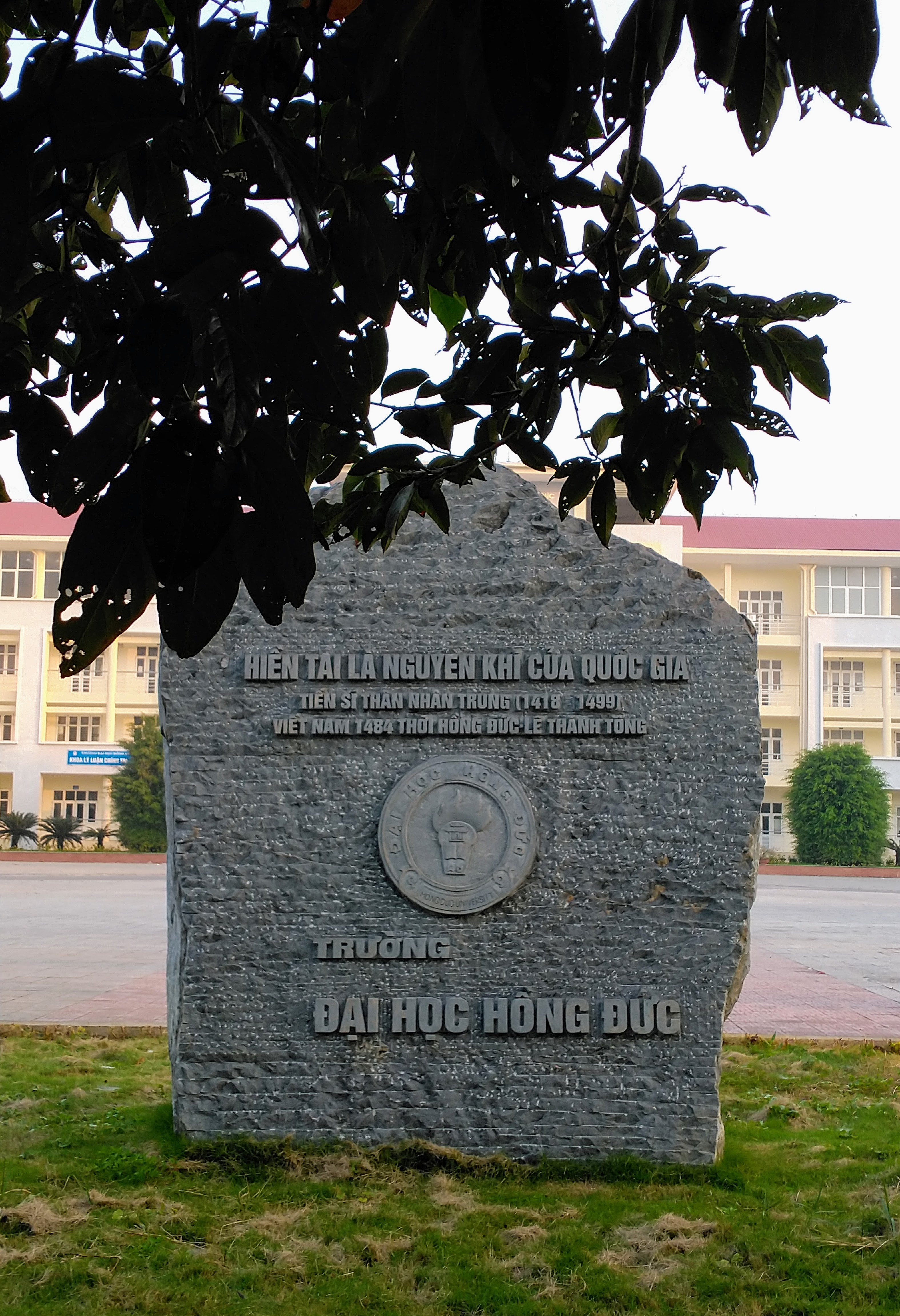 Thanh Hóa tính hợp nhất Đại học Văn hóa, Thể thao và Du lịch vào Đại học Hồng Đức