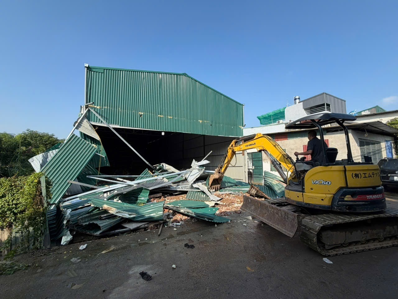 Phường Hồng Hà ra quân xử lý những trường hợp xây dựng trái phép