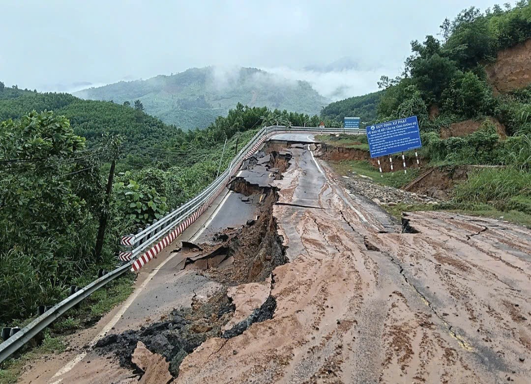 Đèo Khánh Lê tiếp tục nứt toác, thêm nhiều điểm sạt lở nghiêm trọng