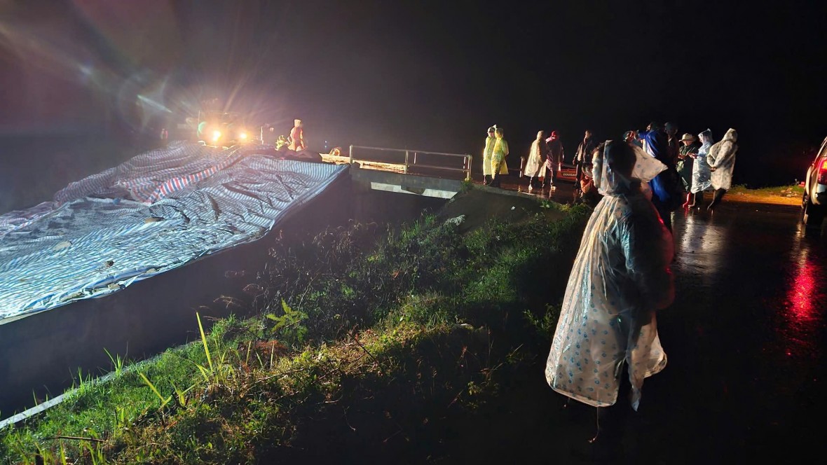 Hồ chứa 1,7 triệu m³ nước ở Lâm Đồng có nguy cơ vỡ đập, khẩn cấp di dời dân trong đêm