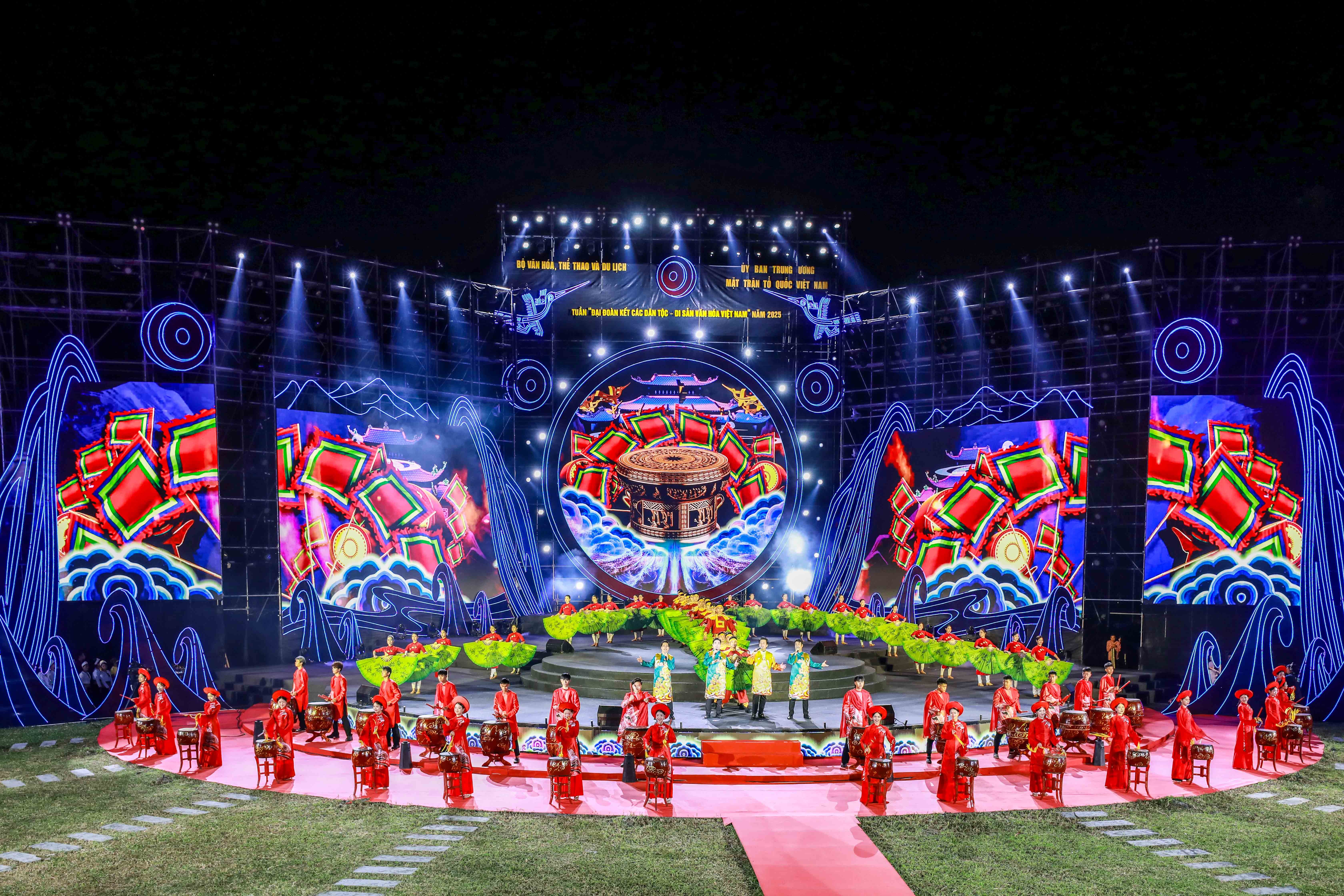 Hướng về Miền Trung – Tiếng gọi thức dậy từ lòng dân tộc