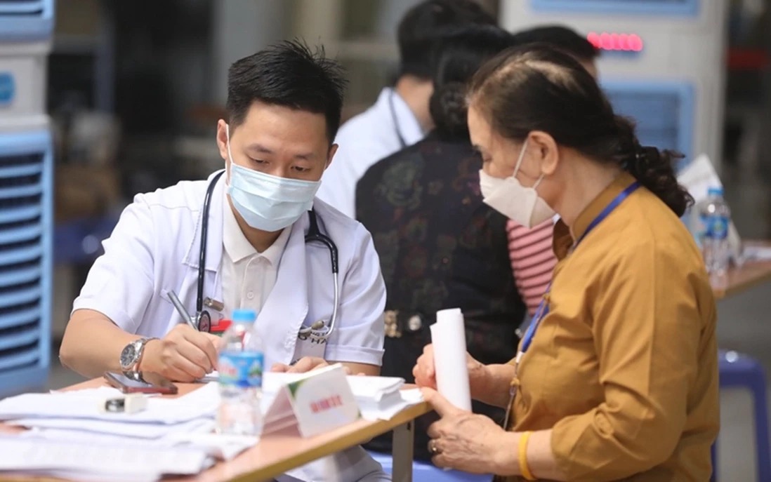 Bộ Y tế đề xuất BHYT bổ sung: Giải pháp giảm chi phí khám chữa bệnh cho người dân