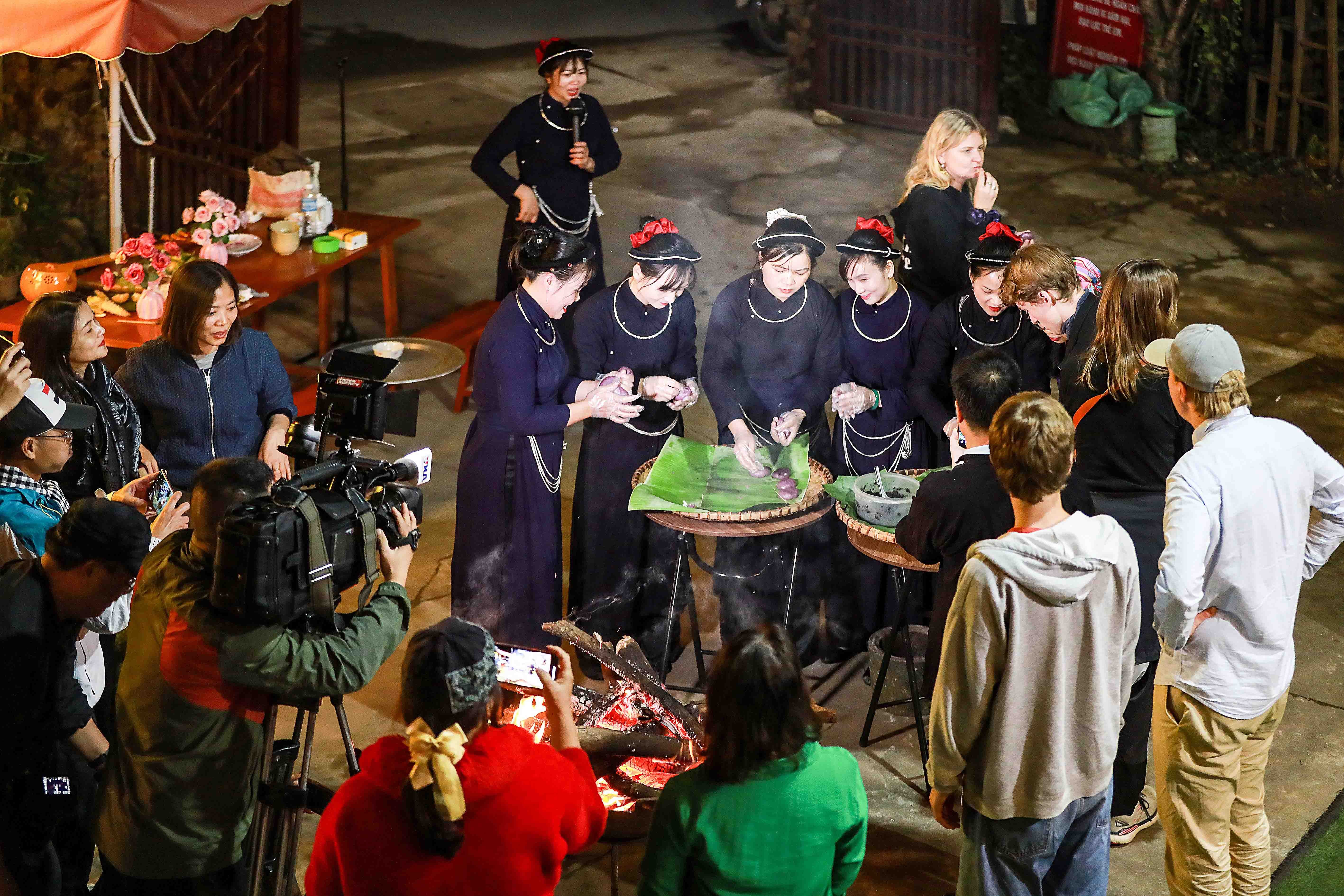 Sắc tím trên bản Pác Ngòi