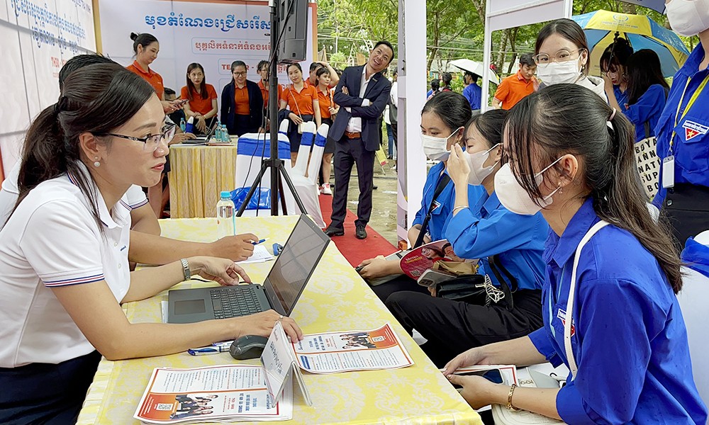 Nghề nào trả lương cao nhất cho sinh viên mới ra trường?