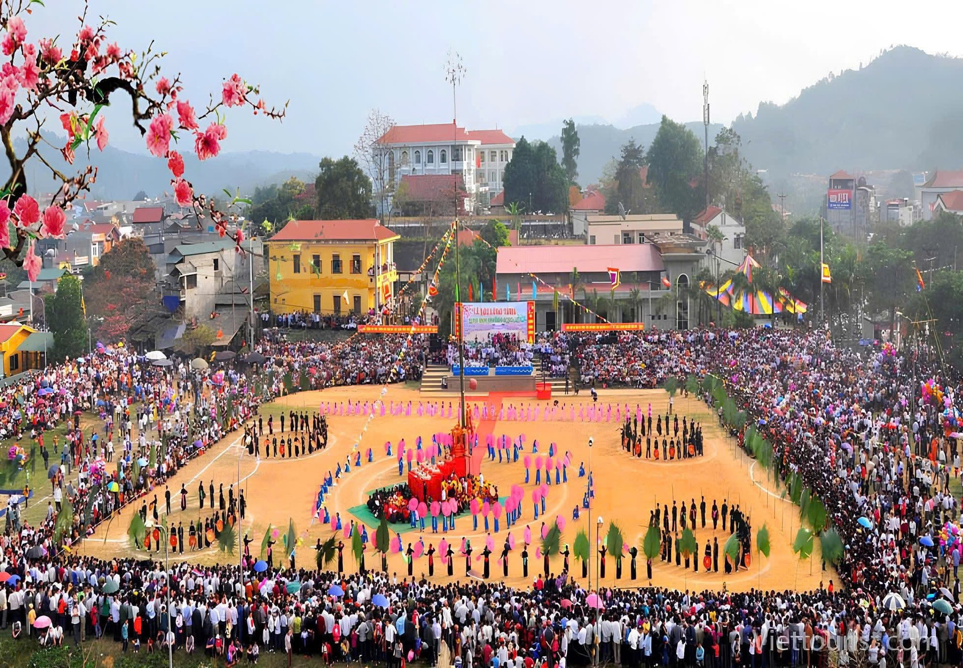 Lễ hội Ném còn 3 nước Việt Nam - Lào - Trung Quốc diễn ra từ 19 đến 21-12