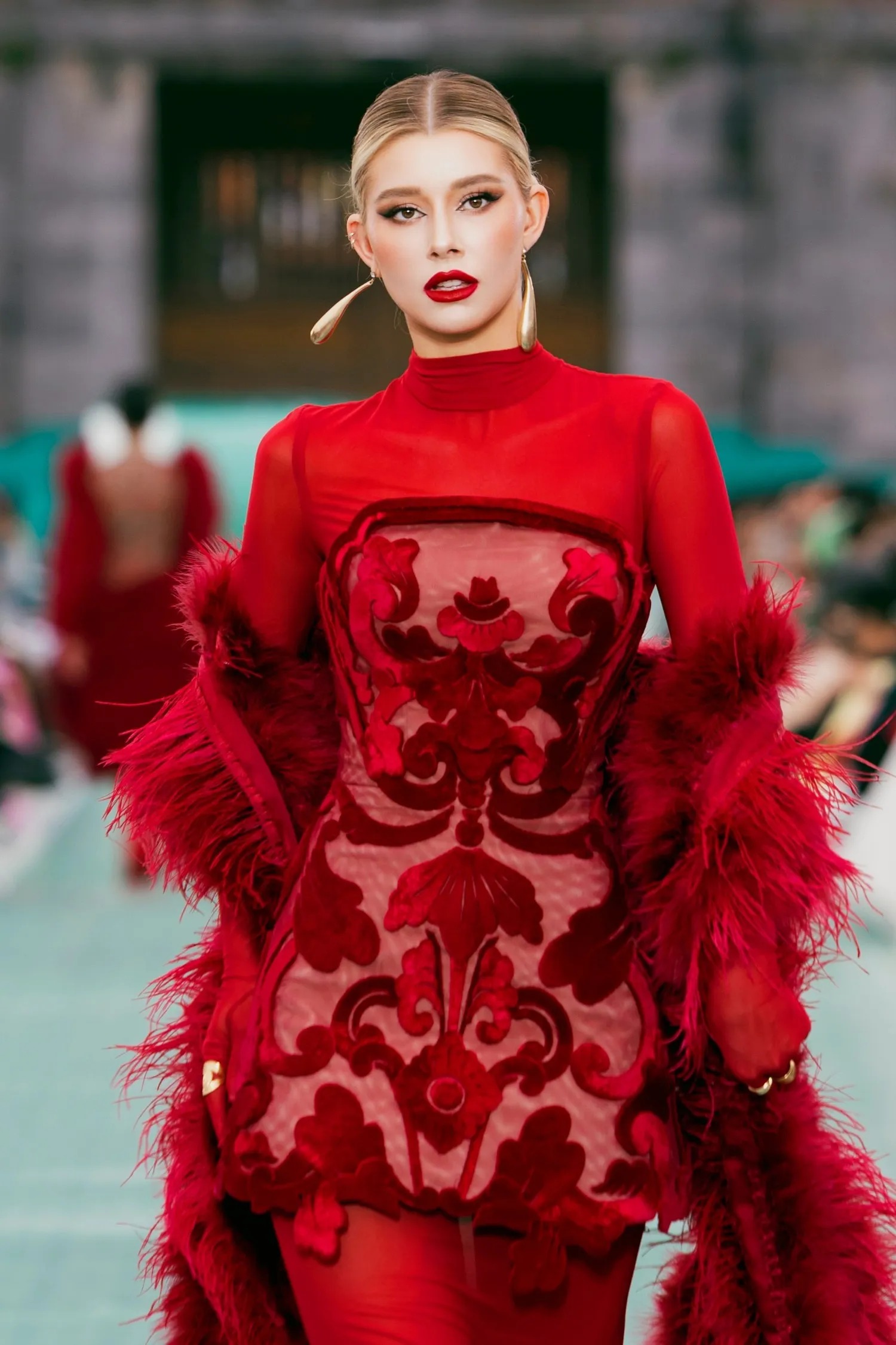 Người đẹp 22 tuổi, đến từ Hoa Kỳ 22 lên ngôi Miss Cosmo 2025, Phương Linh vào top 10