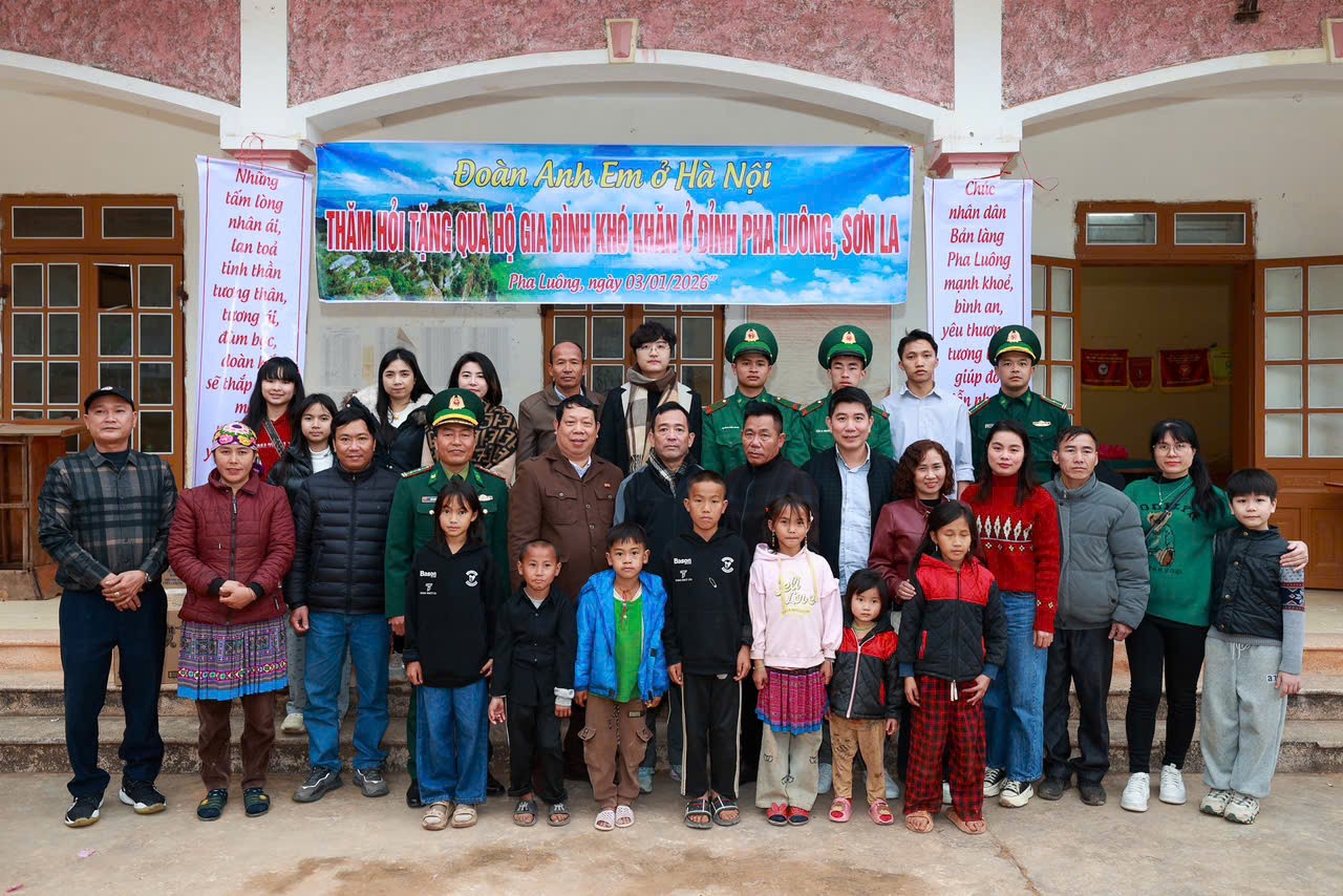 Tạp chí điện tử Nhân lực Nhân tài Việt thực hiện chương trình thiện nguyện tại Sơn La