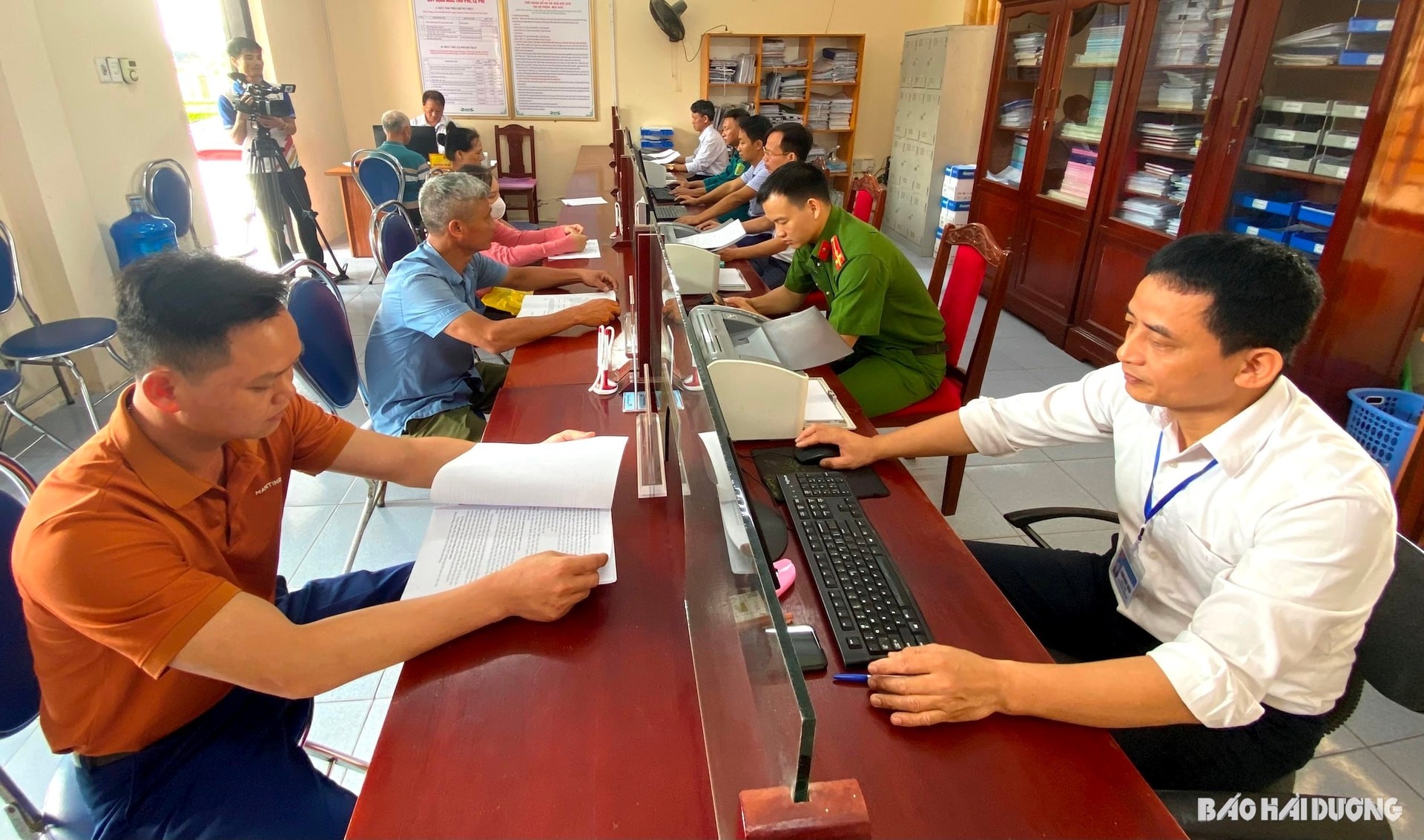 Điều kiện để được dự tuyển công chức xã?