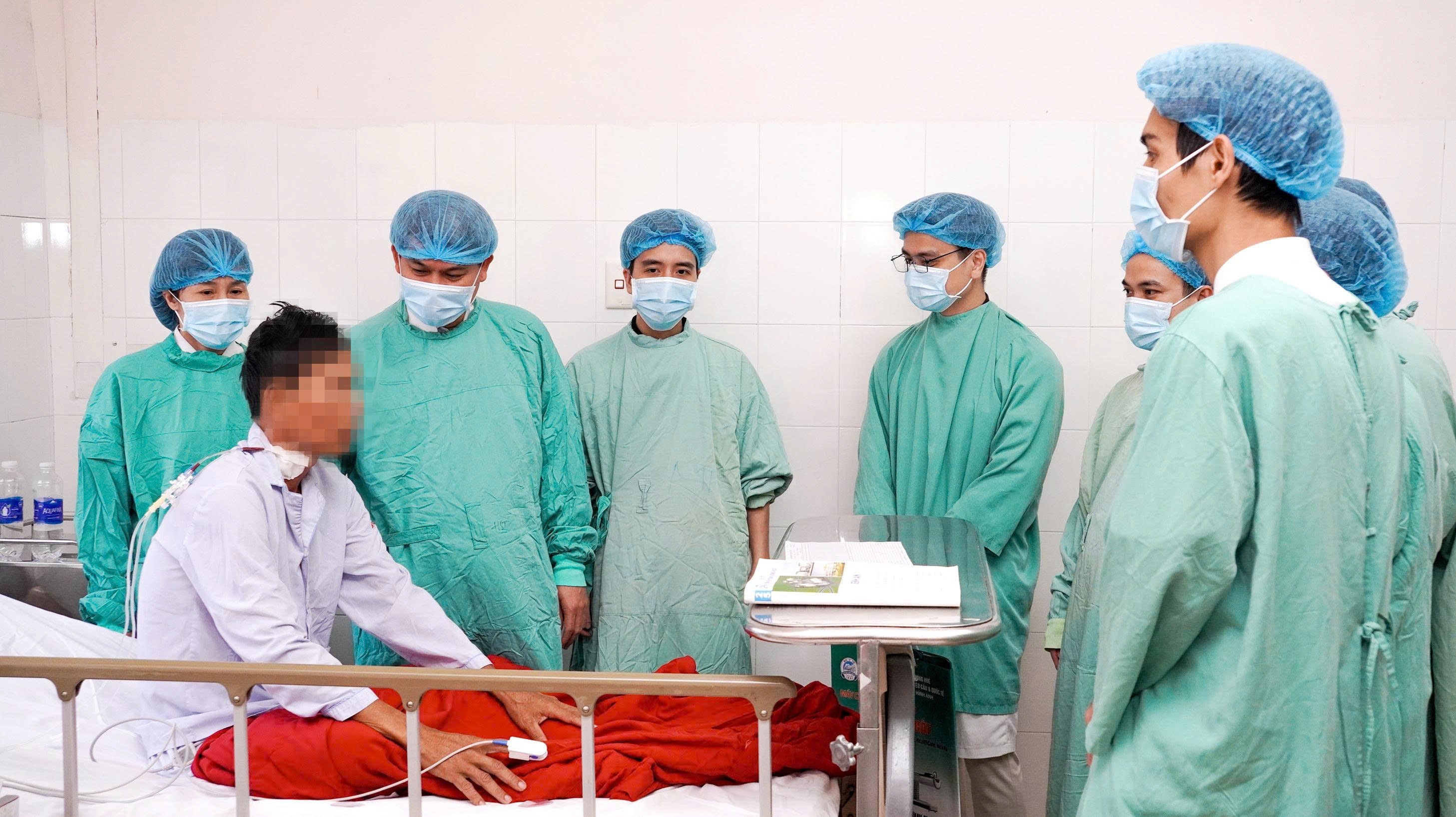 Kỳ tích y học tại Huế: Ca mổ chỉ 2 nơi trên thế giới làm được