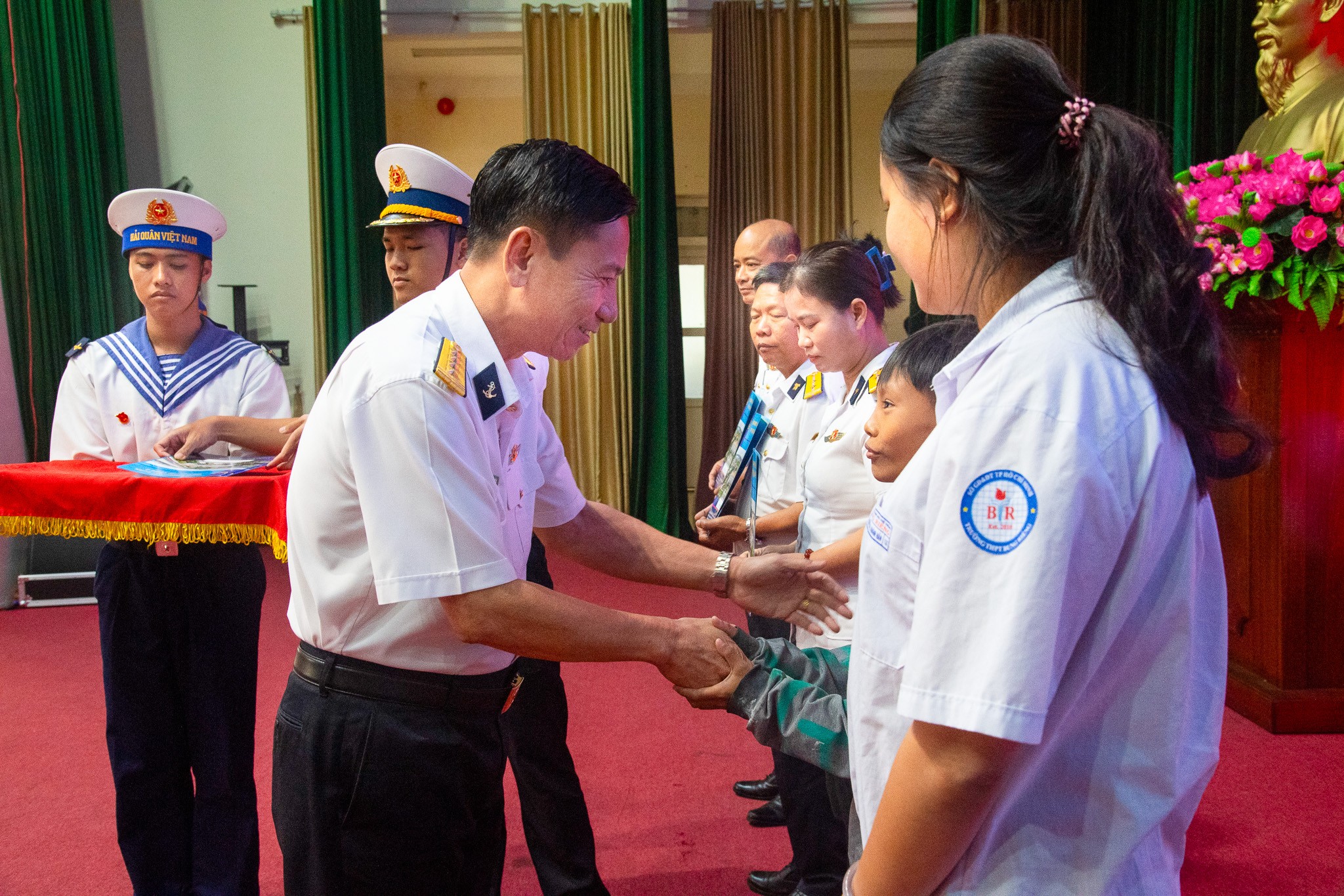“Xuân chung tay giữ biển – Tết thắm tình quân dân”