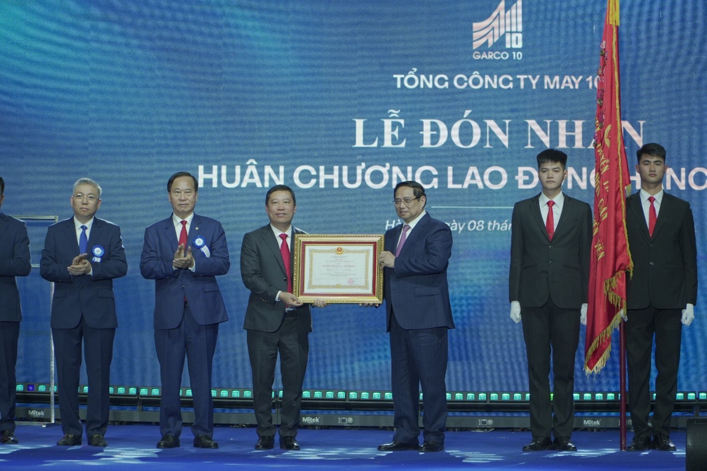 Tổng Công ty May 10 đón nhận Huân chương Lao động hạng Nhất nhân kỷ niệm 80 năm thành lập