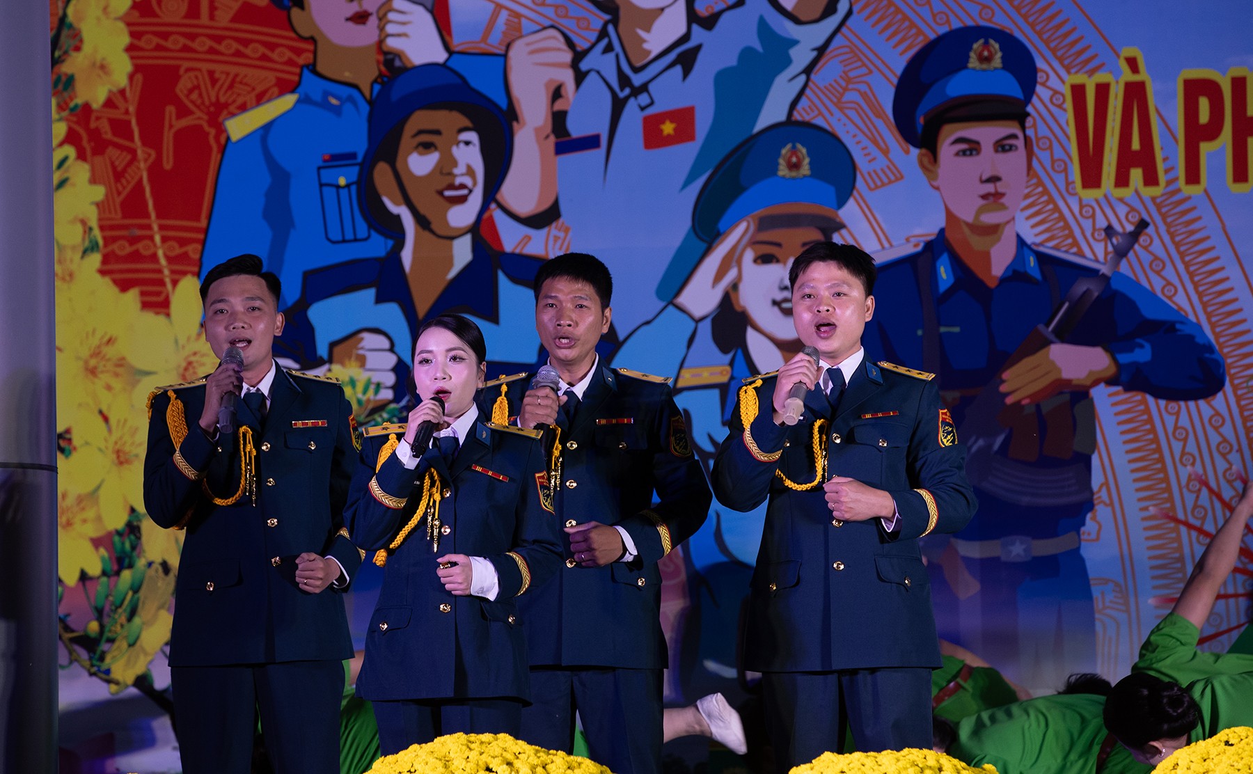 Thắp lửa niềm tin trong đêm Xuân canh trời