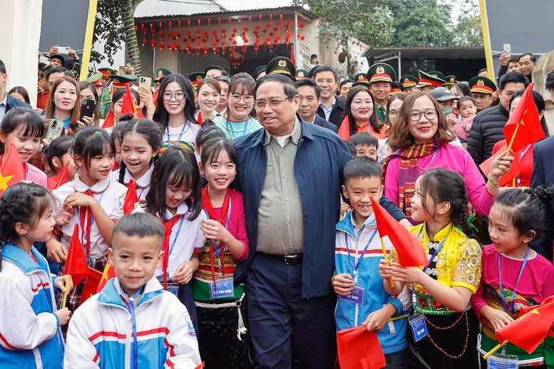 Mọi thành quả phát triển đều hướng tới và do Nhân dân hưởng thụ