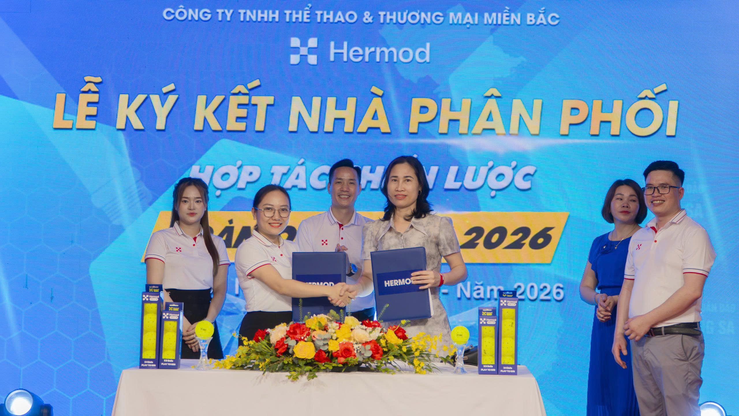 HERMOD ra mắt bóng PROX 48, tạo dấu ấn mới tại thị trường thể thao miền Bắc