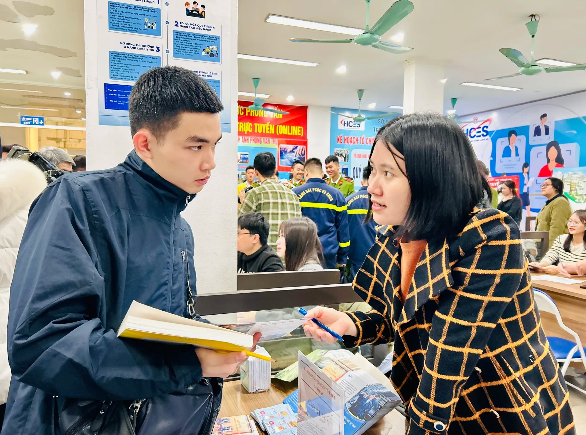 3 nhóm ngành có nhu cầu tuyển dụng tăng mạnh trong quý I/2026