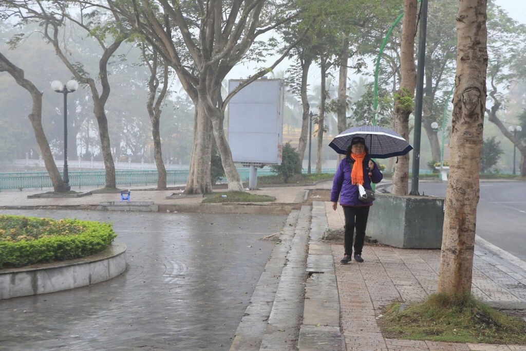 Miền Bắc mưa rải rác trước khi bước vào đợt nắng nóng diện rộng