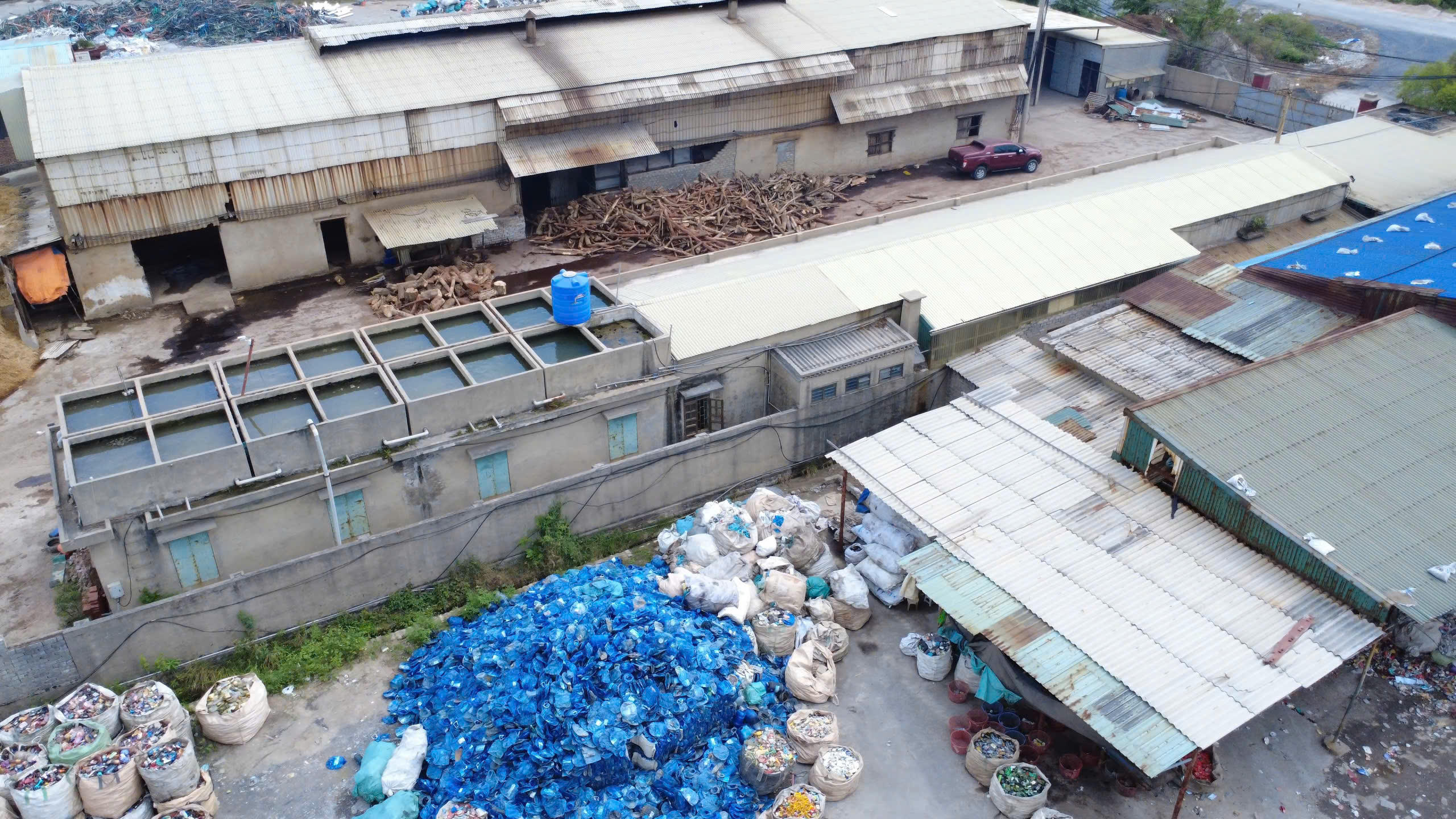 Hưng Yên: Sau gần một thập kỷ xoá bỏ lò vôi, ô nhiễm vẫn “bủa vây” khu vực chân cầu Nghìn