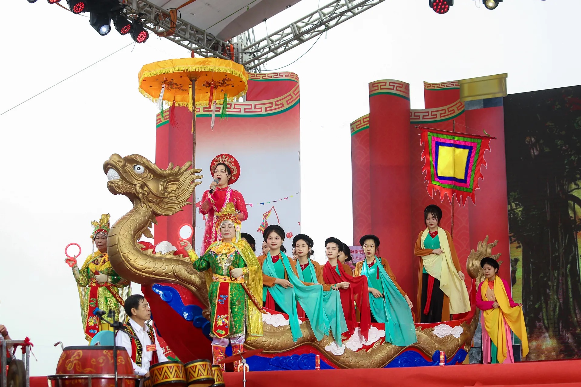 Phát triển di sản Hội hát chèo tàu Tổng Gối thành sản phẩm công nghiệp văn hóa