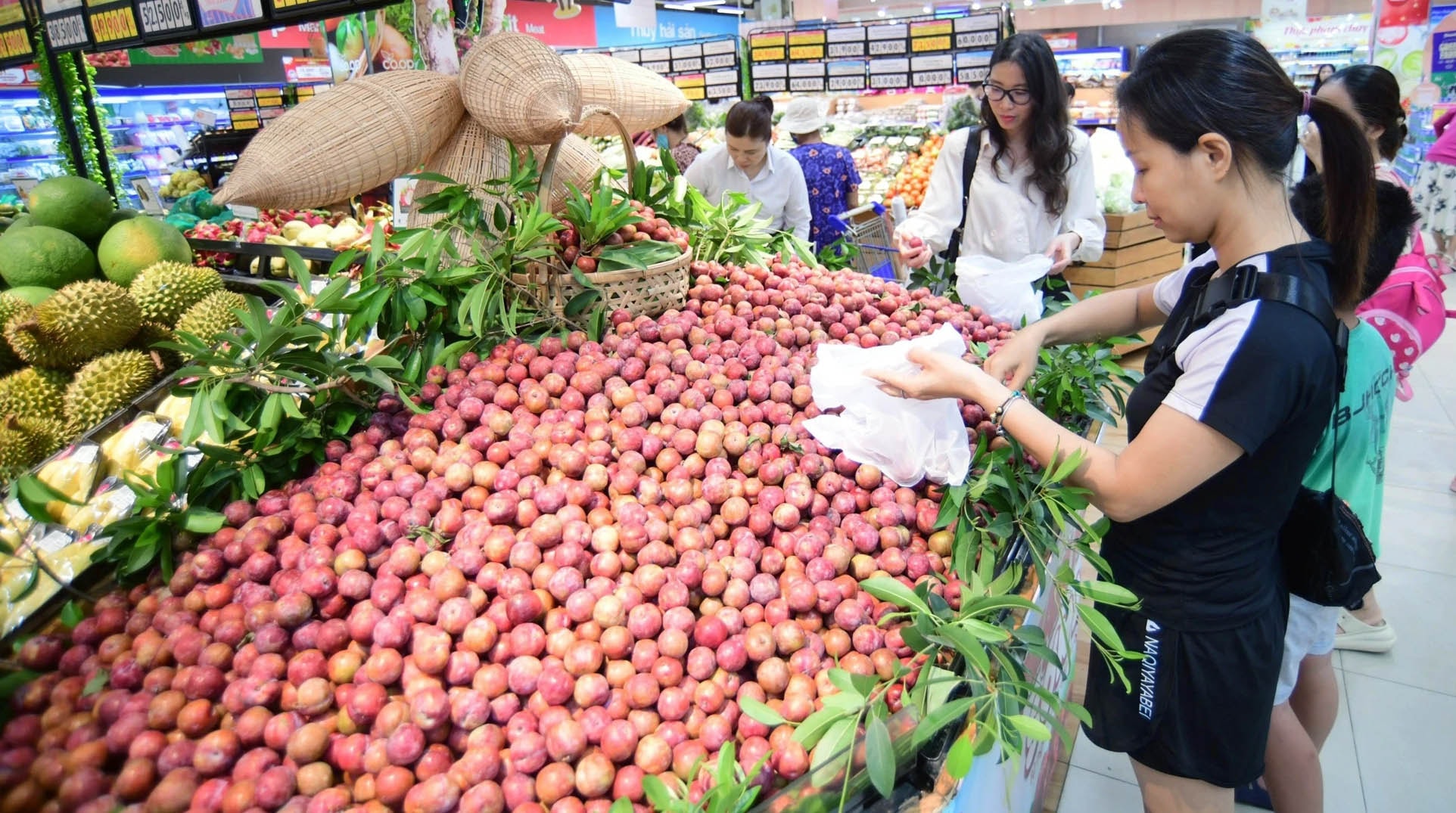 Nông sản Việt giá cao vẫn đắt khách