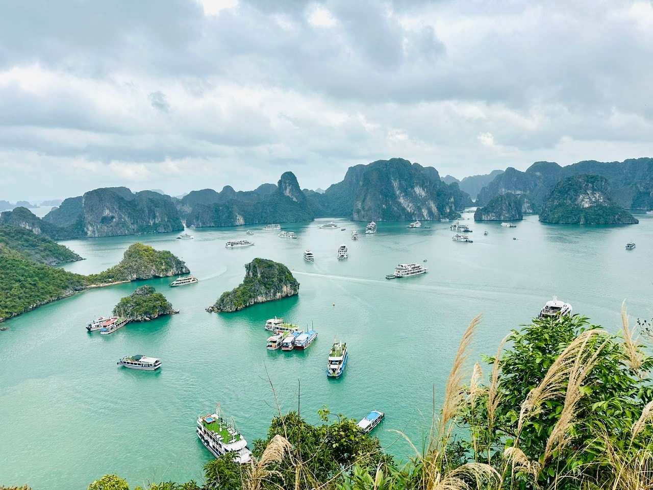 Du lịch biển hút khách trong kỳ nghỉ lễ