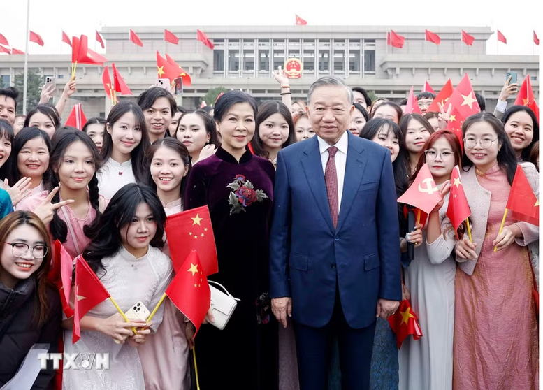 Tổng Bí thư, Chủ tịch nước Tô Lâm và Phu nhân đến Bắc Kinh bắt đầu thăm cấp Nhà nước Trung Quốc