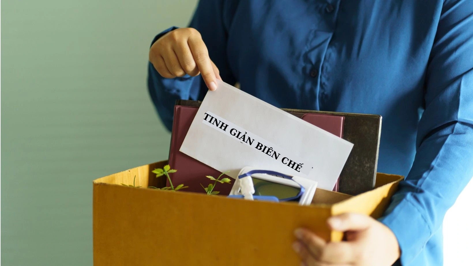 Nghỉ ốm có bị đưa vào diện xem xét tinh giản biên chế không?
