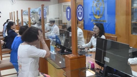 Thường trực Thành ủy Hà Nội chỉ đạo khẩn, xử lý vụ cán bộ làm khó cụ bà 97 tuổi