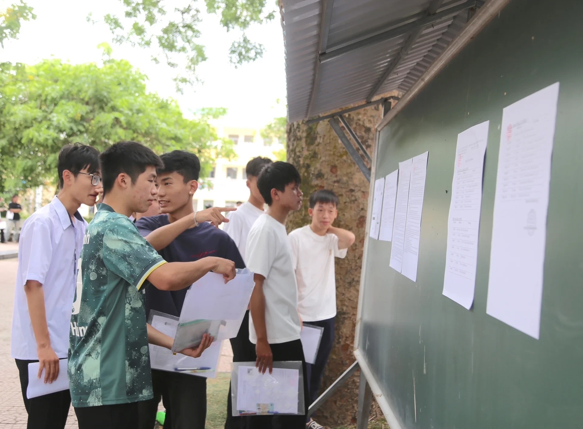 Điểm thi THPT 2026: Xuất hiện 5 thủ khoa đạt 30 điểm tuyệt đối