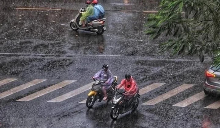 Dự báo thời tiết ngày 18/7: Bắc Bộ và miền Trung nắng nóng, chiều tối nhiều nơi có mưa dông