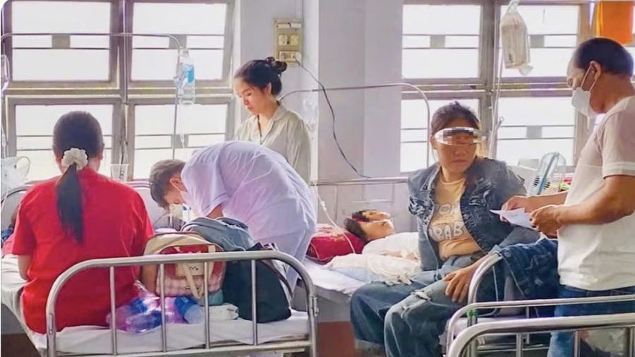 Hàng chục người ở Gia Lai nhập viện nghi ngộ độc sau khi ăn bánh mì thập cẩm