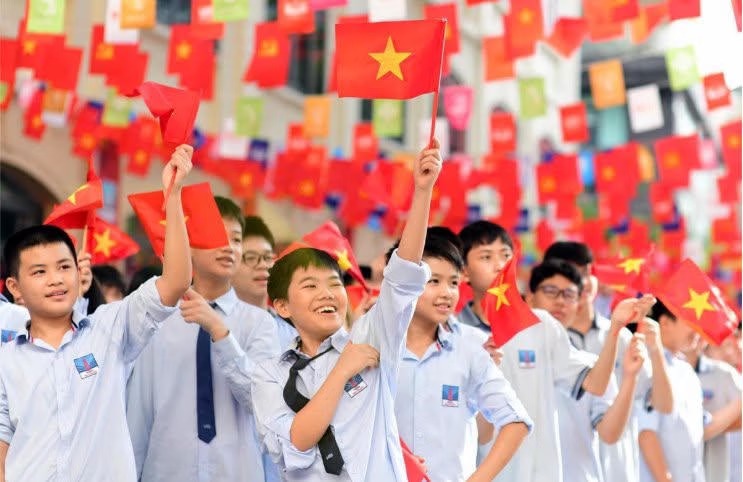 Chủ tịch Hà Nội chỉ đạo minh bạch thu chi, xử lý lạm thu và dạy thêm sai quy định