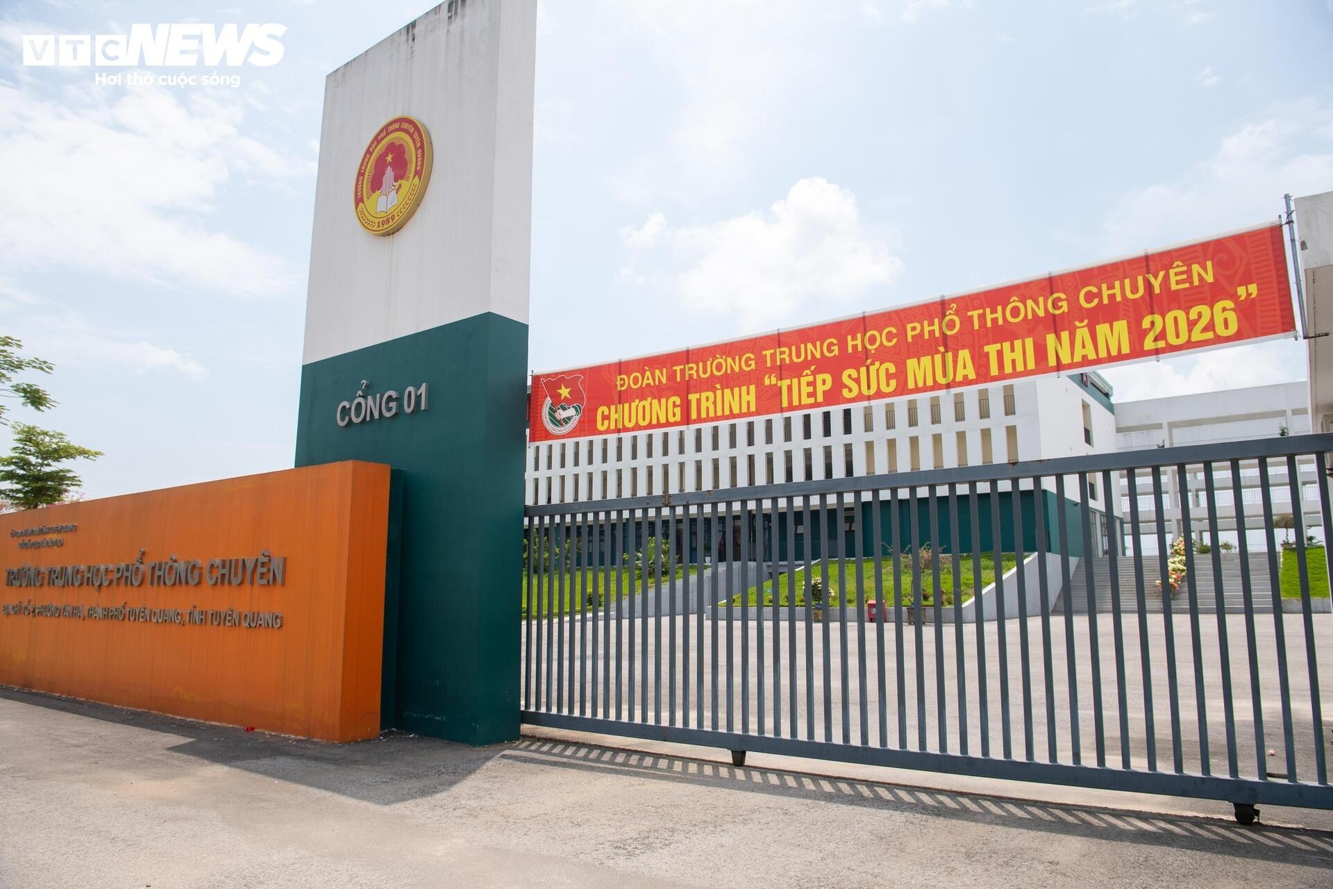 326 thí sinh Trường THPT Chuyên Tuyên Quang hoàn thành kỳ thi lại tốt nghiệp