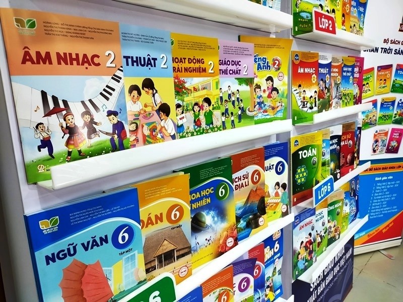 Đầu năm học, nhiều nơi vẫn chờ sách giáo khoa